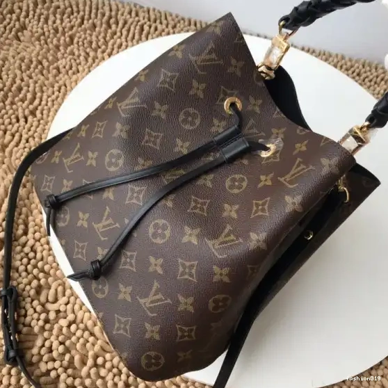 VUITTON NÉONOÉ LOUIS 0427